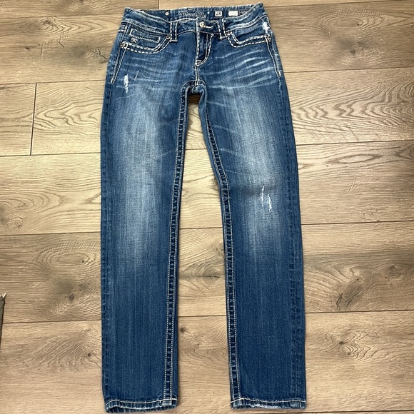🥳HP🥳 Miss Me Distressed Embellished Skinny Jeans - Picture 4 of 8